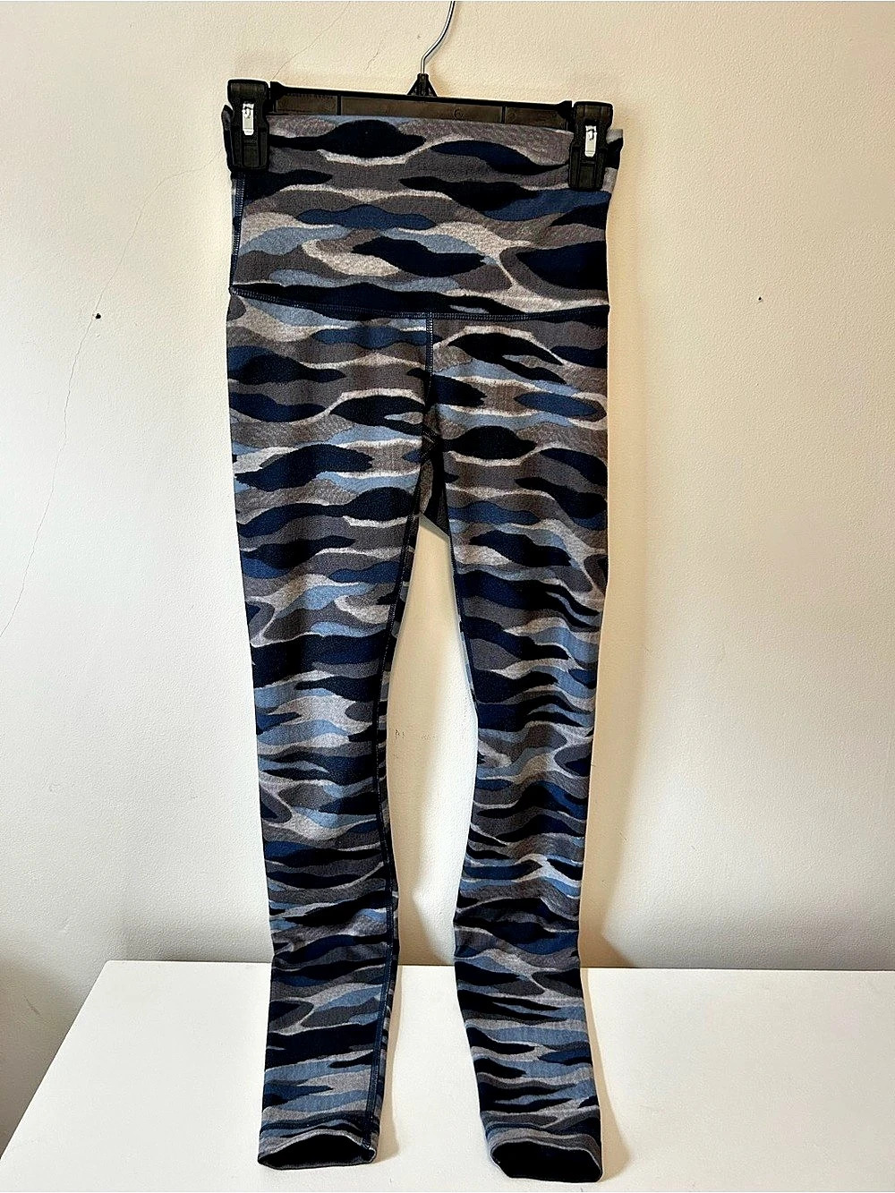 lululemon Align Pant II 25" Camo Leggings Blue & Gray Size 4